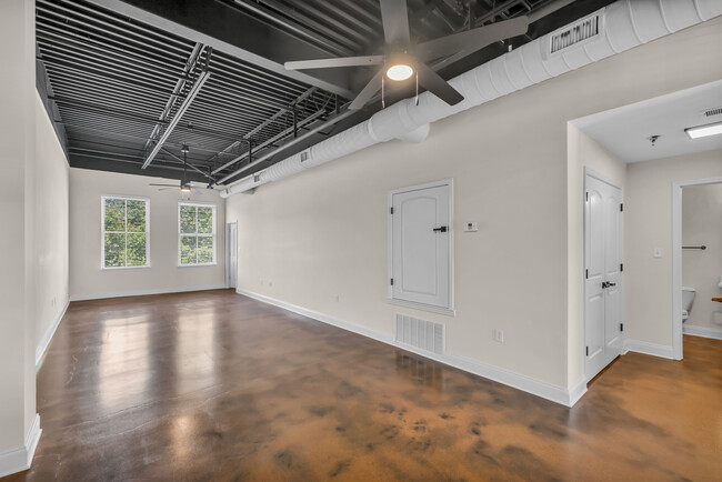 The Lofts in Town Square in Southaven, MS - Building Photo - Building Photo