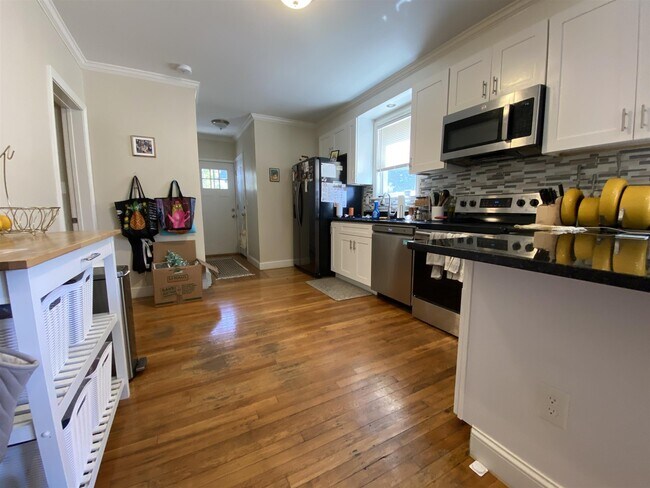 22 Rice St, Unit 2 in Cambridge, MA - Building Photo - Building Photo