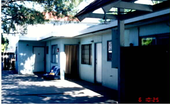 517 Cedar St in Redwood City, CA - Foto de edificio - Building Photo