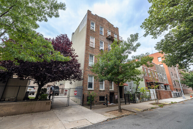 724 40th Street in Brooklyn, NY - Building Photo - Building Photo