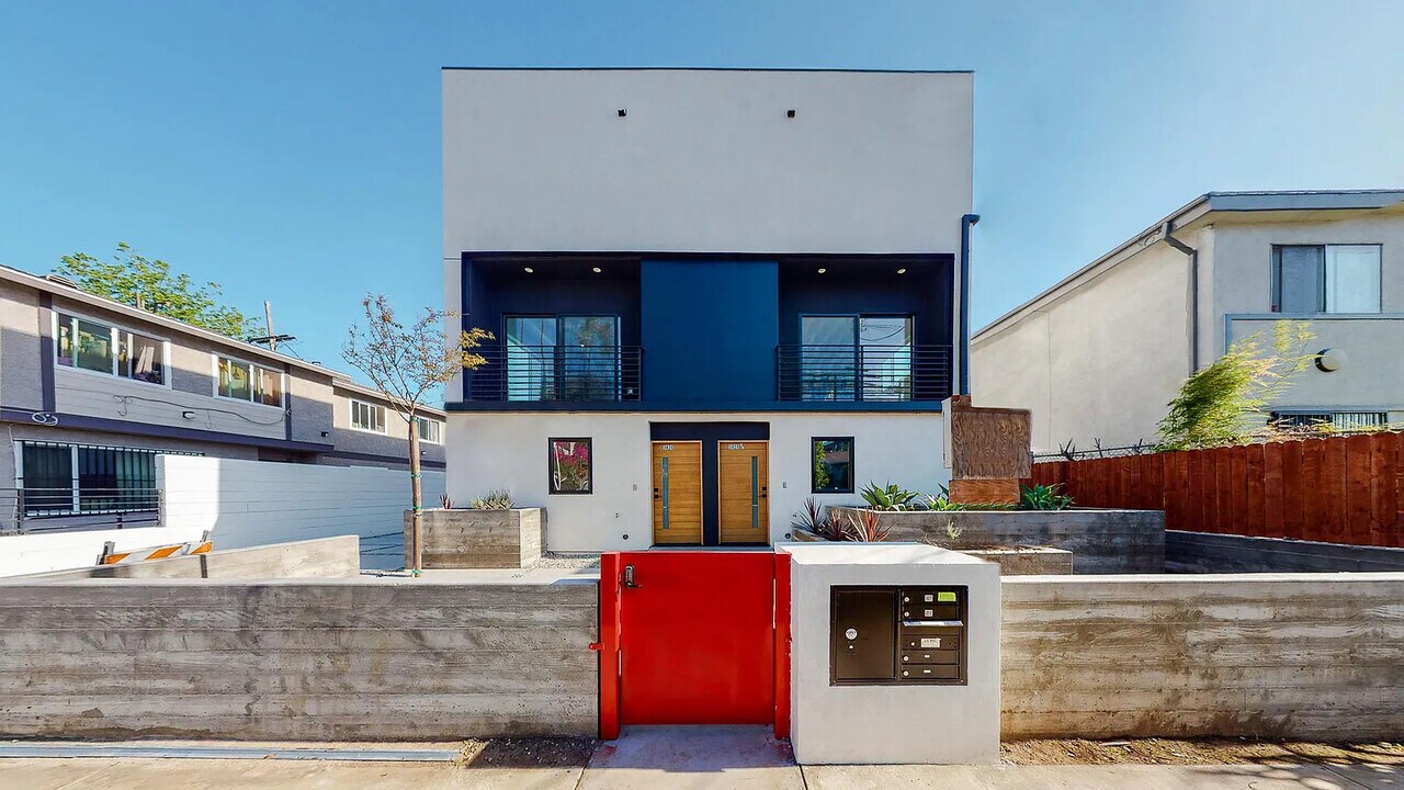 3820 Montclair St in Los Angeles, CA - Foto de edificio