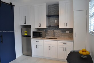 3220 SW 93rd Pl in Miami, FL - Building Photo - Building Photo