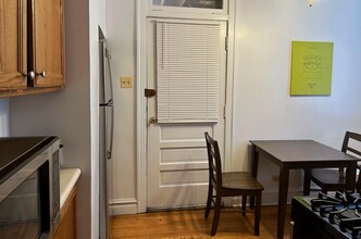 1909 W Larchmont Ave, Unit 3A in Chicago, IL - Building Photo - Building Photo