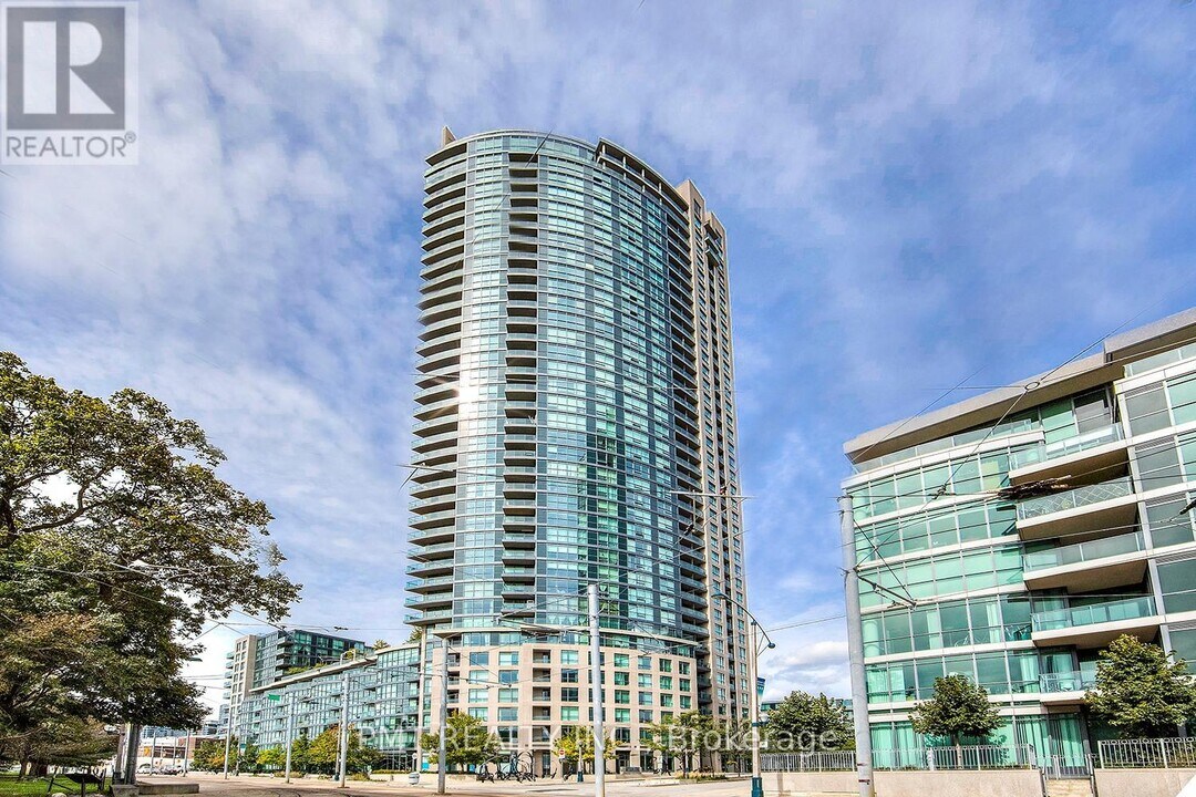219-3219 Fort York Blvd in Toronto, ON - Building Photo