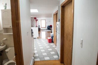 66 Brooks St, Unit 3 in Boston, MA - Building Photo - Building Photo