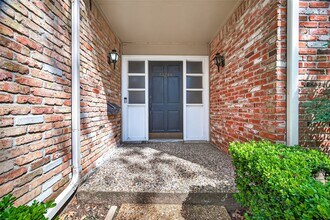 13244 Trail Hollow Dr in Houston, TX - Building Photo - Building Photo