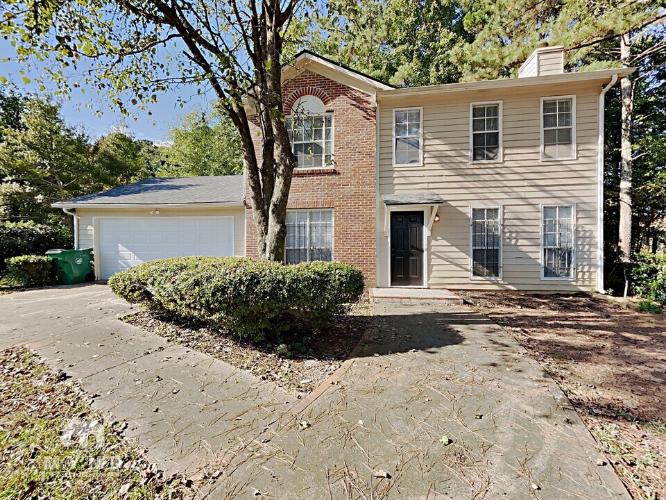 5486 Fox Valley Ln in Stone Mountain, GA - Building Photo