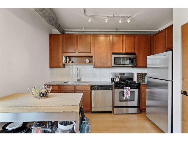 15 E Franklin Ave in Minneapolis, MN - Building Photo - Building Photo