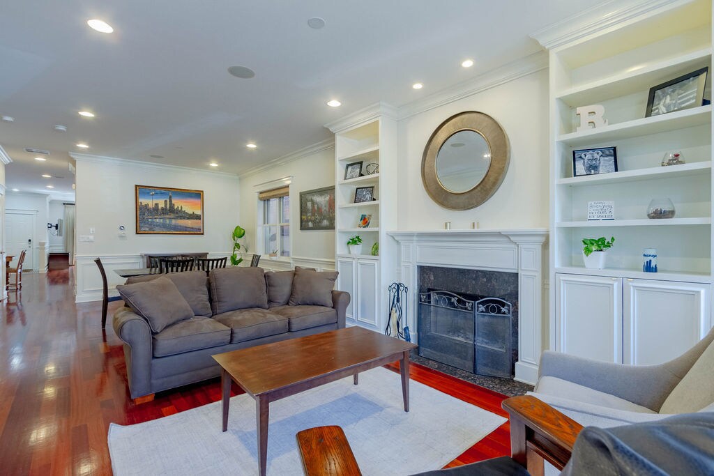 831 W George St, Unit 1 in Chicago, IL - Building Photo