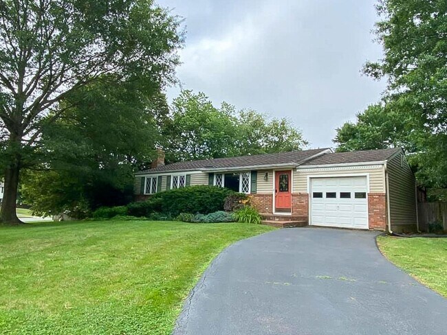 15101 Kamputa Dr in Centreville, VA - Building Photo - Building Photo