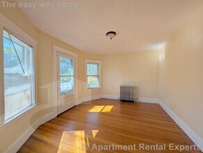 58 Monument St in Medford, MA - Building Photo - Building Photo