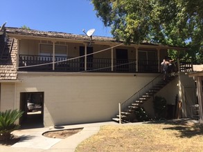 Sycamore Square in Modesto, CA - Building Photo - Building Photo