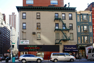 300 E 72nd St in New York, NY - Building Photo - Building Photo