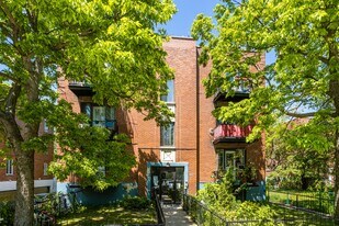4961-4981 Barclay Av in Montréal, QC - Building Photo