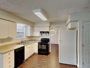 328 Prairie Run Dr in Sunbury, OH - Foto de edificio - Building Photo