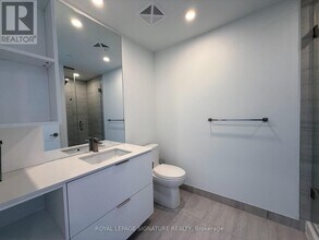 1 Fairview Rd E in Mississauga, ON - Building Photo - Building Photo