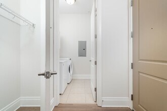 Harrison Park Apartments in Columbus, OH - Foto de edificio - Building Photo