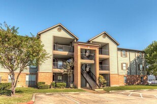 Sutter Ranch in Houston, TX - Building Photo