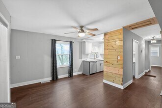 1068 Rebel Forest Dr SE in Atlanta, GA - Building Photo - Building Photo