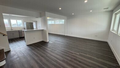 566 N Elberon Ave in Atlantic City, NJ - Foto de edificio - Building Photo
