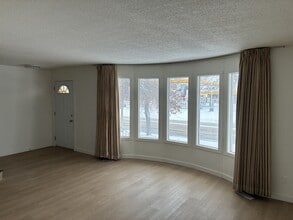 6637 Poplar Dr in Grande Prairie, AB - Building Photo - Building Photo