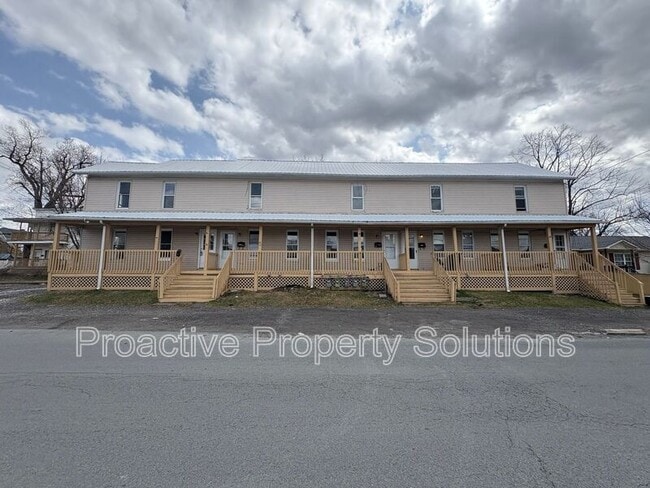 property at 1412-1412 Sanderson Ave