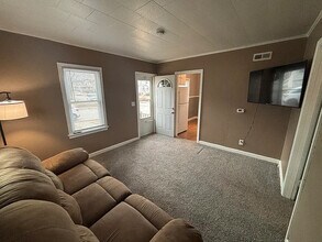 1626 Florence Ln in Davenport, IA - Foto de edificio - Building Photo