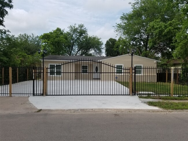 property at 5631 Belarbor St
