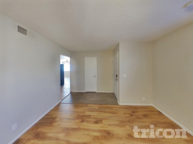 4078 Deerfield Ave in Las Vegas, NV - Building Photo - Building Photo