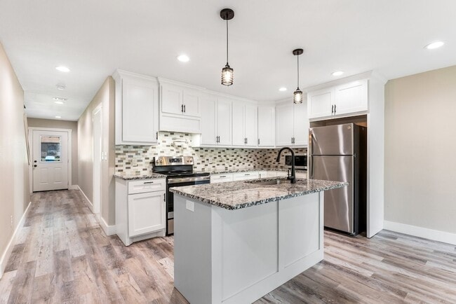 1604 W Johnson St in Denison, TX - Building Photo - Building Photo