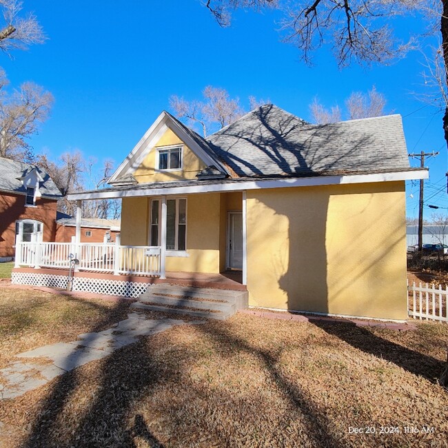 805 Walnut Ave in Rocky Ford, CO - Building Photo - Building Photo