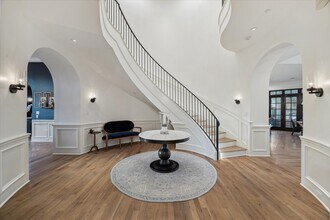 20 Lacewood Ln in Houston, TX - Foto de edificio - Building Photo