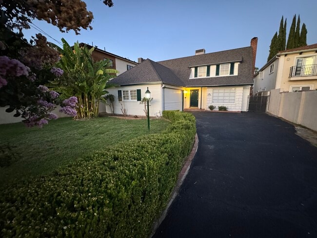 property at 4918 Haskell Ave