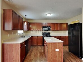 1230 Highland Lake Way in Brownsburg, IN - Building Photo - Building Photo