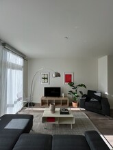 120 Harvard Ave E in Seattle, WA - Building Photo - Building Photo
