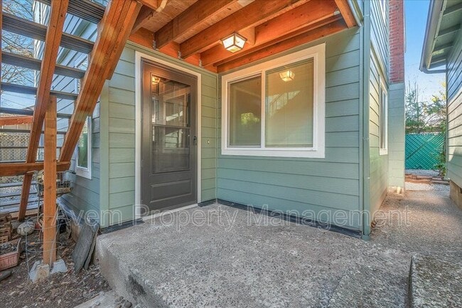 property at 4909 SE 71st Ave