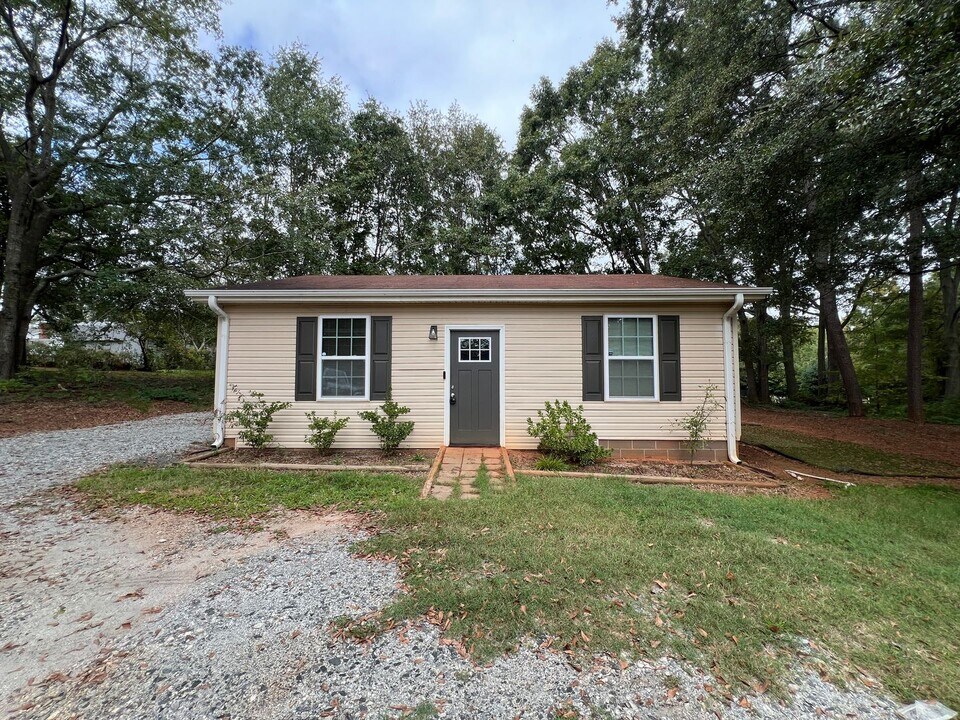 154 Hidden Hill Rd in Spartanburg, SC - Building Photo