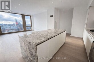 1315 Bay St. in Toronto, ON - Building Photo - Building Photo