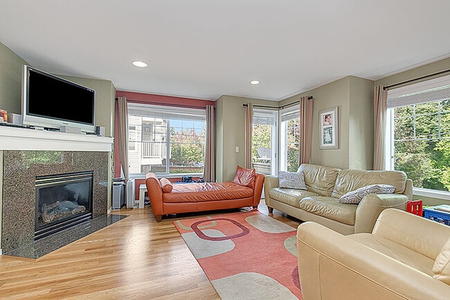 11709 16th Ave NE in Seattle, WA - Building Photo - Building Photo