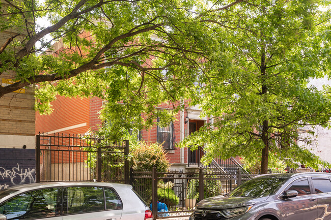 46 Granite St in Brooklyn, NY - Foto de edificio - Building Photo