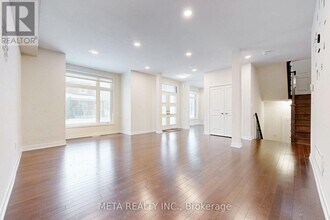 215 Webb St in Markham, ON - Building Photo - Building Photo