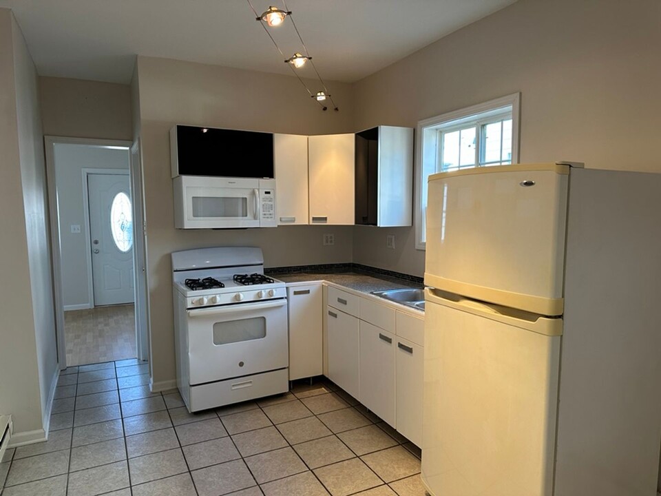 656 3rd Ave in Joliet, IL - Building Photo