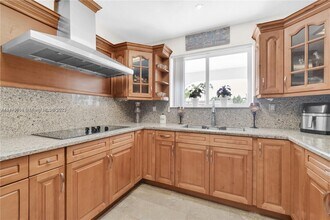 5801 NW 113th Terrace-Unit -4 in Hialeah, FL - Building Photo - Building Photo