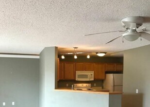 7049 Lockslie Way in Savage, MN - Building Photo - Building Photo
