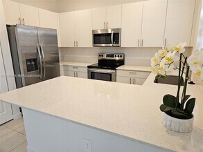 11816 SW 247th Ter in Homestead, FL - Foto de edificio - Building Photo