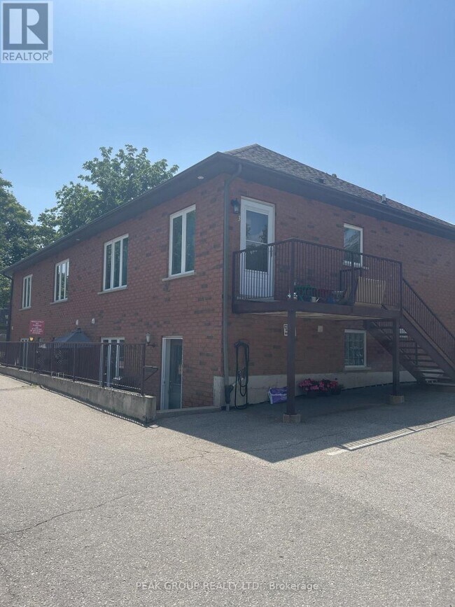 property at 10 Carnegie Ln