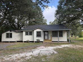 3075 Patillo Rd in Orange, TX - Building Photo - Building Photo