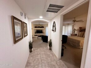 16631 E El Lago Blvd in Fountain Hills, AZ - Foto de edificio - Building Photo