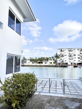 8025 Crespi Blvd in Miami Beach, FL - Building Photo - Building Photo