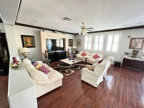 364 Moon Aura Ave in Las Vegas, NV - Building Photo - Building Photo